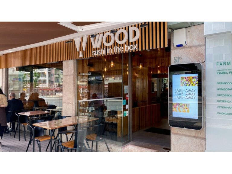 LCD Digital Signage vs LED: Which Display Technology is Best for Your Needs?